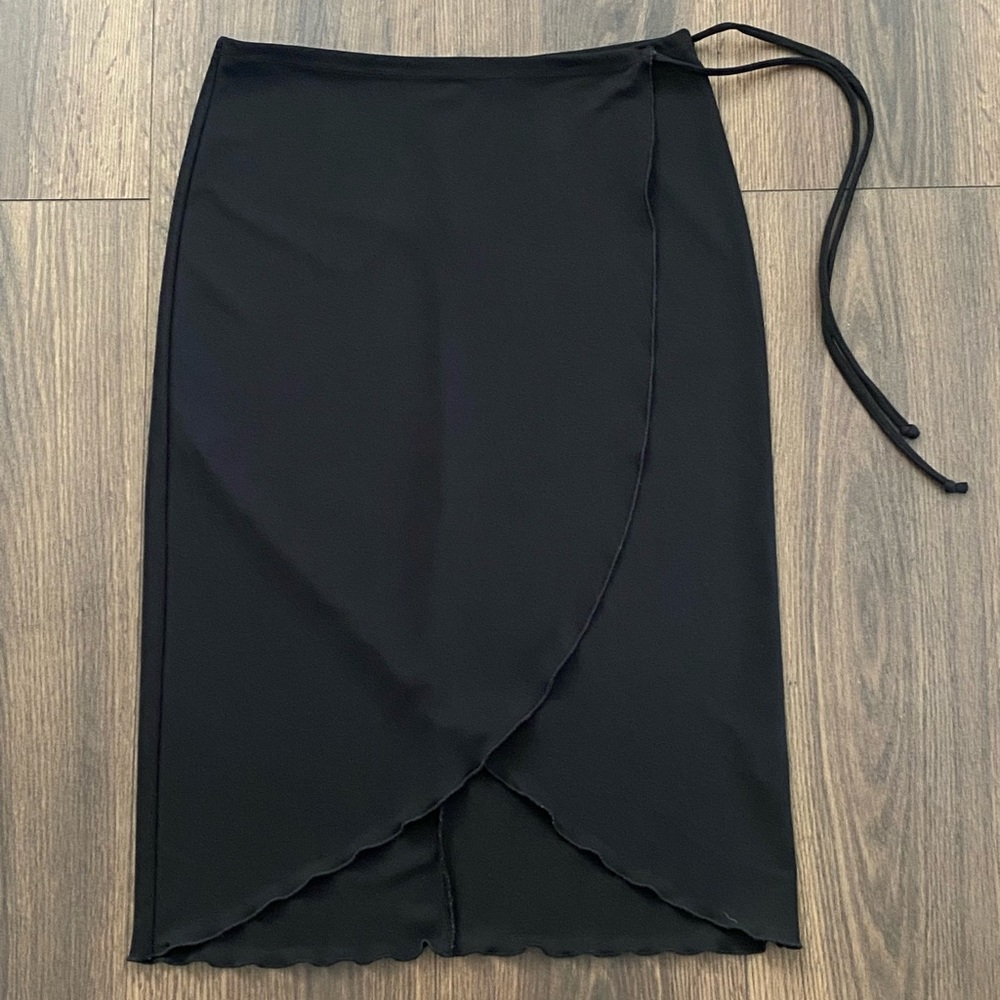 Women’s Forever 21 Black Wrap Skirt S
